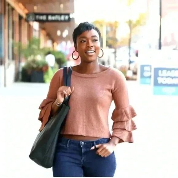 GIANNI BINI Long Sleeve Ruffled Jersey Crop Top. - Picture 2 of 6